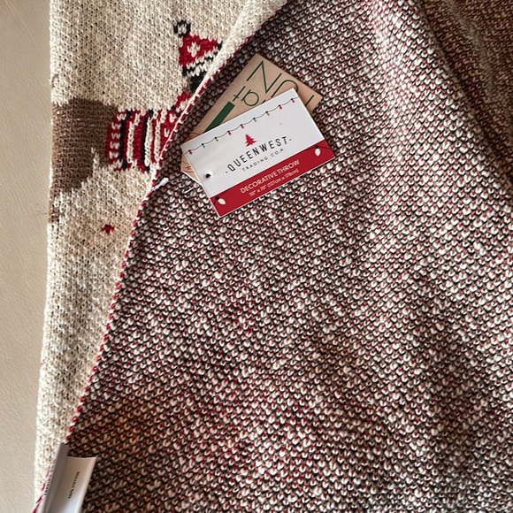 Dachshund holiday themed throw blanket. - Picture 4 of 9